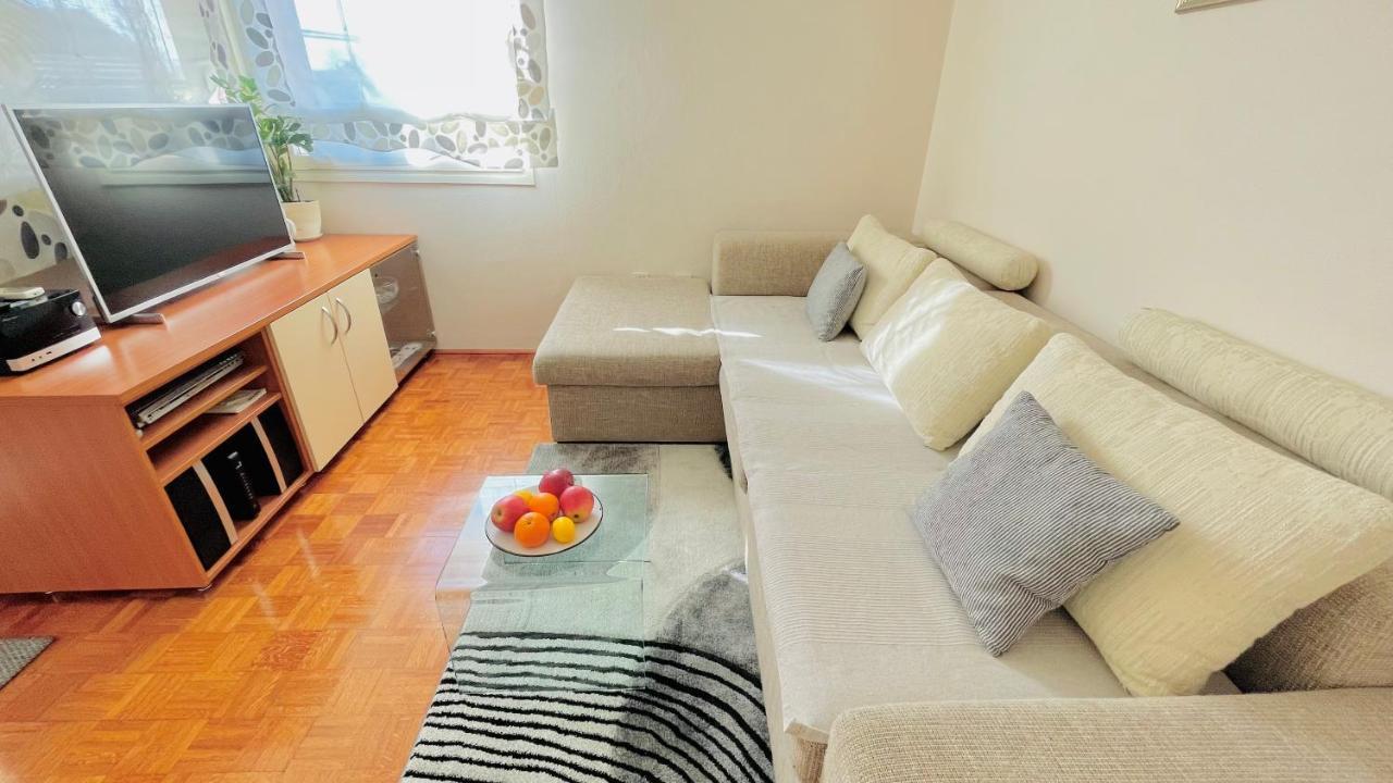 Noemi Apartment Zara Esterno foto